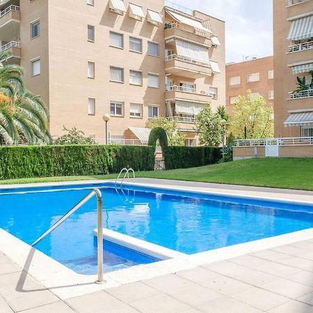 Apartamento En Complejo Residencial, Con Piscina. ซาลอว์ ภายนอก รูปภาพ