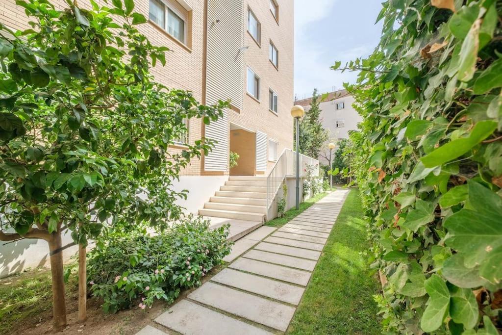 Apartamento En Complejo Residencial, Con Piscina. ซาลอว์ ภายนอก รูปภาพ